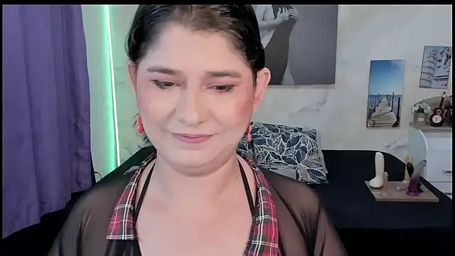 Snapshot of alinabozz1 chatting on July 2026 04:59:02 AM alinabozz1 online show from July 2026 04:59:02 AM