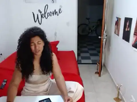 Snapshot of bellacrespalatina chatting on January 2025 12:53:02 AM bellacrespalatina online show from January 2025 12:53:02 AM