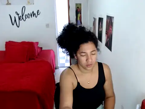 Snapshot of bellacrespalatina chatting on September 2025 08:30:01 PM bellacrespalatina online show from September 2025 08:30:01 PM