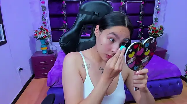 ChloeeTompson  online show from January 2025 02:04:02 AM