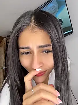 emilie xx  online show from June 2026 02:19:02 PM