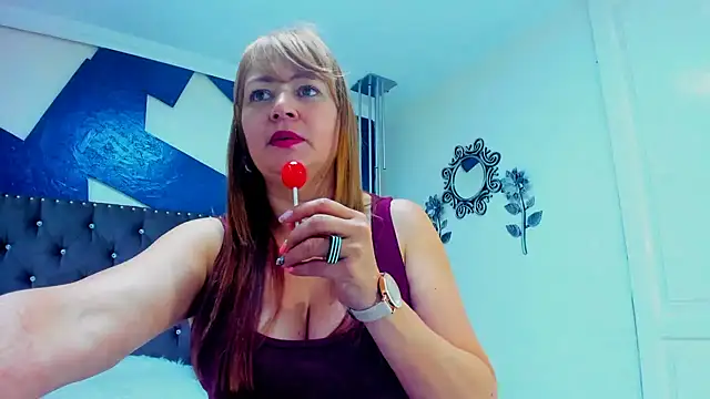 Snapshot of Charlottee_Brown2 chatting on January 2025 02:51:02 PM Charlottee Brown2 online show from January 2025 02:51:02 PM