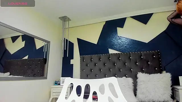 Snapshot of Charlottee_Brown2 chatting on January 2025 12:24:01 PM Charlottee Brown2 online show from January 2025 12:24:01 PM