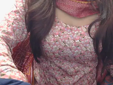 Snapshot of cutie-taara chatting on December 2024 06:11:01 AM cutie-taara online show from December 2024 06:11:01 AM