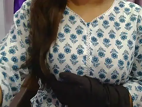 Snapshot of cutie-taara chatting on December 2024 05:04:02 AM cutie-taara online show from December 2024 05:04:02 AM