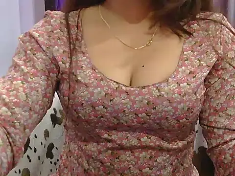 Snapshot of cutie-taara chatting on February 2025 08:27:02 AM cutie-taara online show from February 2025 08:27:02 AM