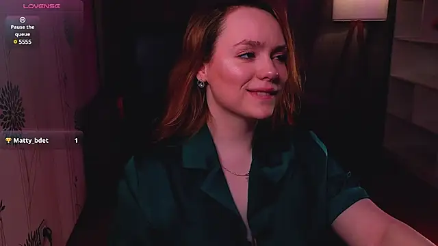 Kari Lunna online show from March 2025 03:25:01 AM