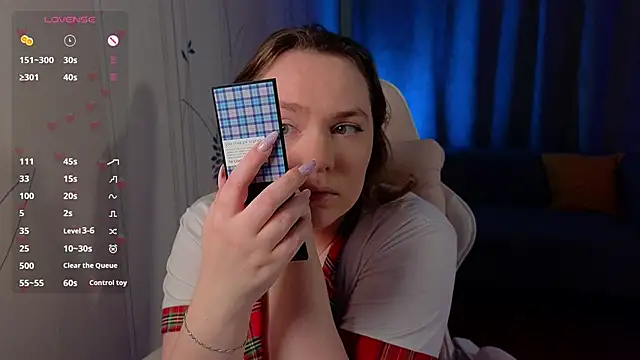 Kari Lunna online show from October 2025 03:03:02 AM