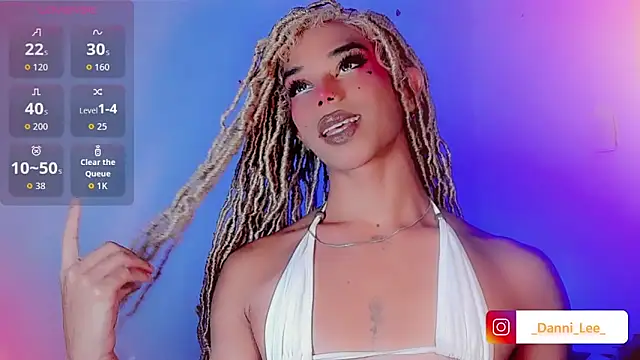 Snapshot of DanniLee_ chatting on October 2025 10:21:02 PM DanniLee online show from October 2025 10:21:02 PM