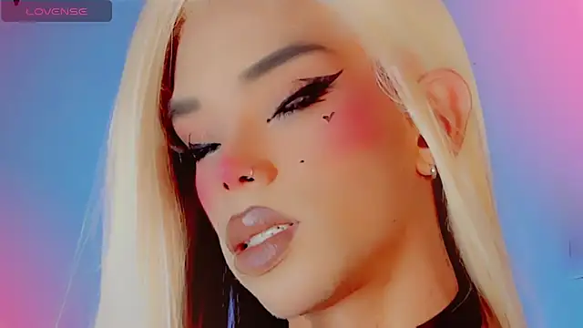 Snapshot of DanniLee_ chatting on November 2025 08:55:01 PM DanniLee online show from November 2025 08:55:01 PM