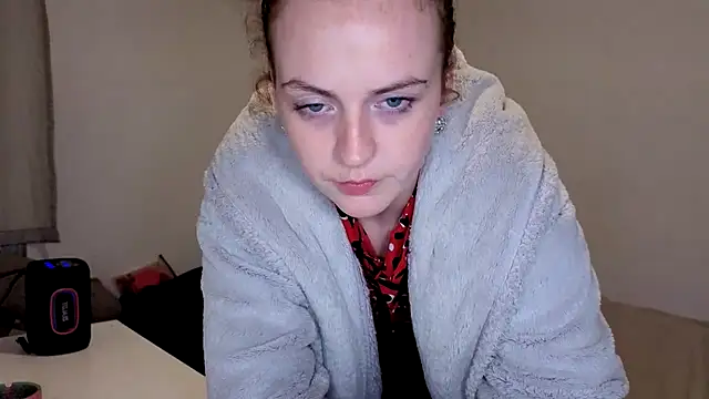 ENGLISHEMILY 69 online show from December 2025 08:36:02 PM