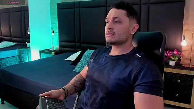 JossAckland online show from February 2025 07:06:01 PM