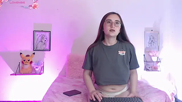 centaurigirl online show from December 2024 10:25:02 PM