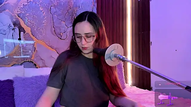 centaurigirl online show from November 2025 11:58:01 PM