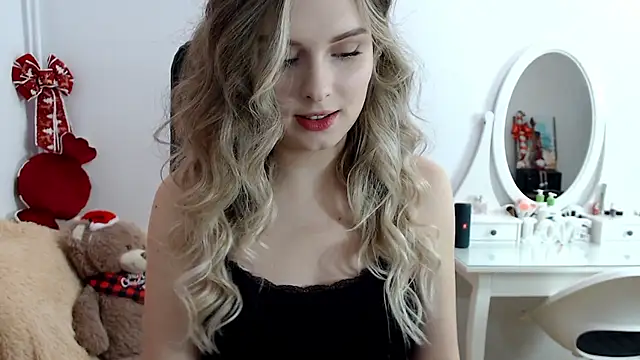 Snapshot of _sweettreat chatting on December 2024 01:06:02 AM sweettreat online show from December 2024 01:06:02 AM