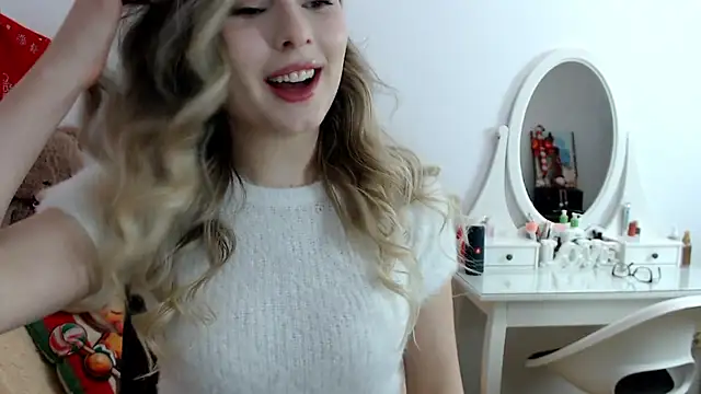 Snapshot of _sweettreat chatting on December 2024 01:51:02 AM sweettreat online show from December 2024 01:51:02 AM