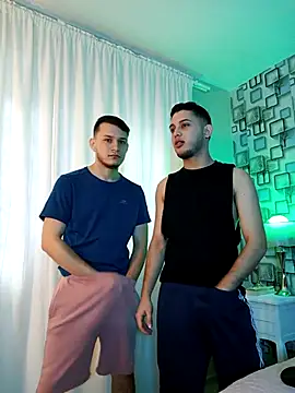 Snapshot of TommyandBillie chatting on September 2025 12:32:01 PM TommyandBillie online show from September 2025 12:32:01 PM