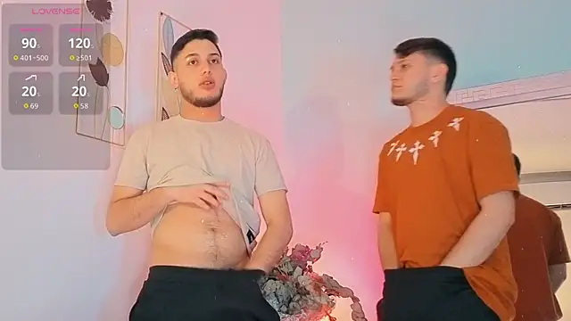 Snapshot of TommyandBillie chatting on October 2025 11:49:02 PM TommyandBillie online show from October 2025 11:49:02 PM