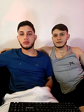 Snapshot of TommyandBillie chatting on November 2025 06:09:02 PM TommyandBillie online show from November 2025 06:09:02 PM