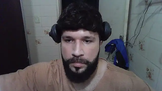 Snapshot of Cauan-t chatting on January 2025 11:22:02 PM Cauan-t online show from January 2025 11:22:02 PM