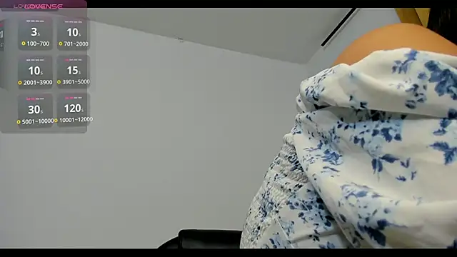 Snapshot of Sara-shely chatting on October 2025 06:30:02 PM Sara-shely online show from October 2025 06:30:02 PM