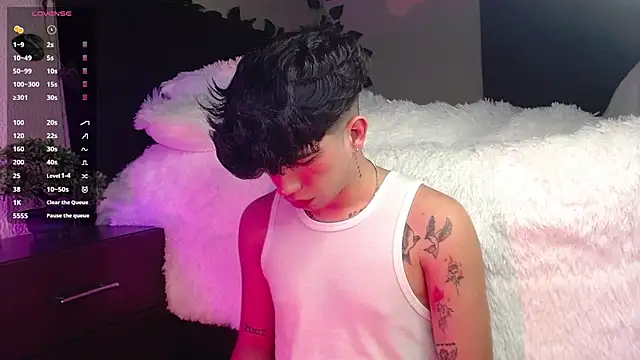 LyleBennett  online show from March 2025 10:43:02 AM