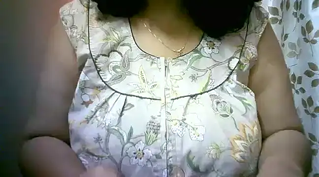 Snapshot of Riya_riyaa chatting on December 2024 05:37:01 PM Riya riyaa online show from December 2024 05:37:01 PM