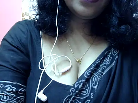 Snapshot of Riya_riyaa chatting on December 2024 10:18:01 AM Riya riyaa online show from December 2024 10:18:01 AM