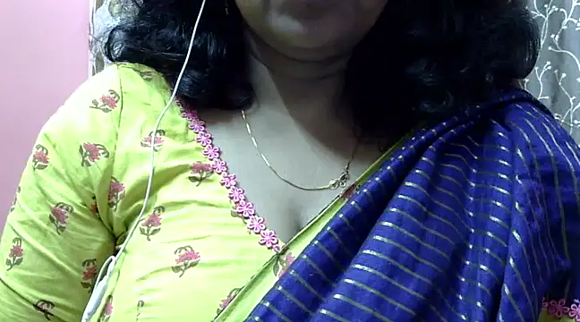 Snapshot of Riya_riyaa chatting on December 2024 11:34:02 AM Riya riyaa online show from December 2024 11:34:02 AM