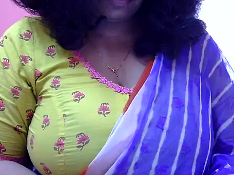 Snapshot of Riya_riyaa chatting on December 2024 02:41:02 AM Riya riyaa online show from December 2024 02:41:02 AM