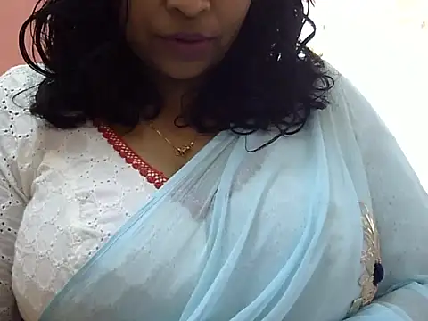 Snapshot of Riya_riyaa chatting on December 2024 07:11:02 AM Riya riyaa online show from December 2024 07:11:02 AM
