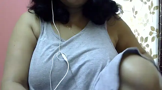 Snapshot of Riya_riyaa chatting on January 2025 01:59:02 AM Riya riyaa online show from January 2025 01:59:02 AM