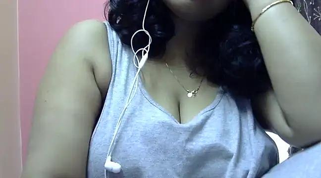 Snapshot of Riya_riyaa chatting on January 2025 11:00:02 AM Riya riyaa online show from January 2025 11:00:02 AM
