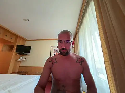 Snapshot of _Haptic_ chatting on June 2026 05:36:01 PM Haptic online show from June 2026 05:36:01 PM