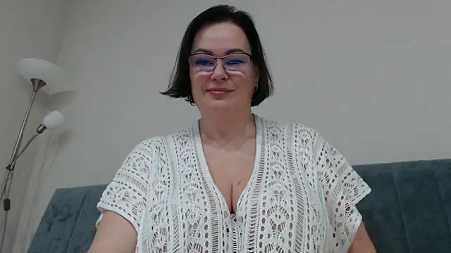 Nora Star online show from October 2025 06:52:01 PM