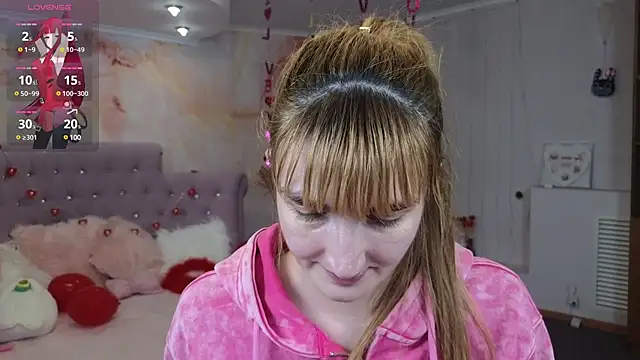 Snapshot of Nika_Kitten chatting on February 2025 08:11:02 PM Nika Kitten online show from February 2025 08:11:02 PM