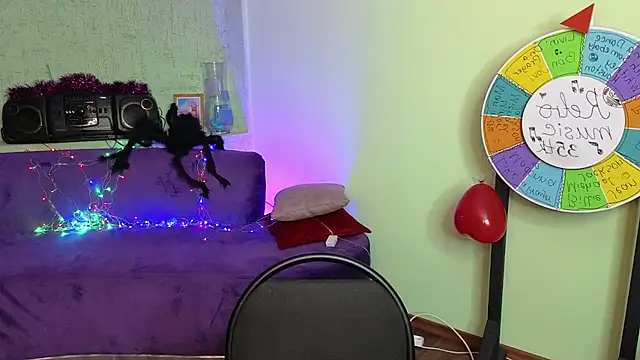 Snapshot of Nika_Kitten chatting on February 2025 05:24:01 PM Nika Kitten online show from February 2025 05:24:01 PM