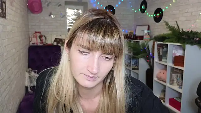 Snapshot of Nika_Kitten chatting on September 2025 04:18:01 PM Nika Kitten online show from September 2025 04:18:01 PM