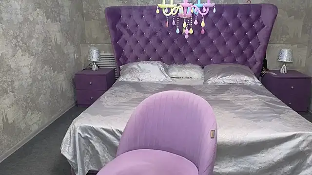 Snapshot of Nika_Kitten chatting on October 2025 03:45:01 PM Nika Kitten online show from October 2025 03:45:01 PM