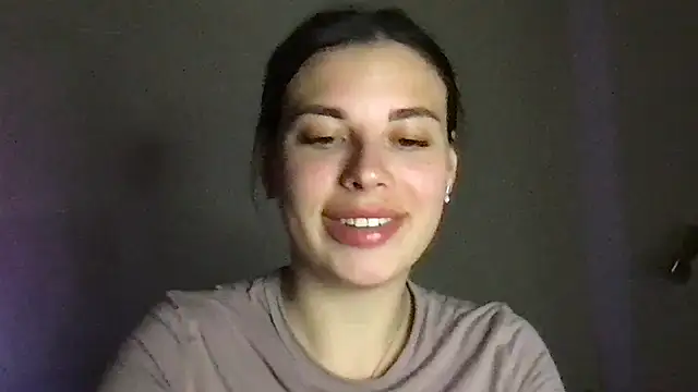 MoonriseGoddess online show from April 2026 07:07:02 PM