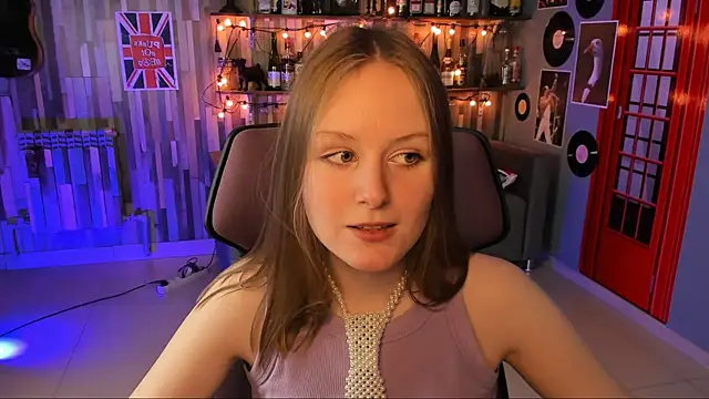 Snapshot of VivienLeeigh chatting on December 2024 01:17:01 PM VivienLeeigh online show from December 2024 01:17:01 PM