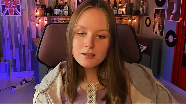 Snapshot of VivienLeeigh chatting on December 2024 07:28:01 PM VivienLeeigh online show from December 2024 07:28:01 PM