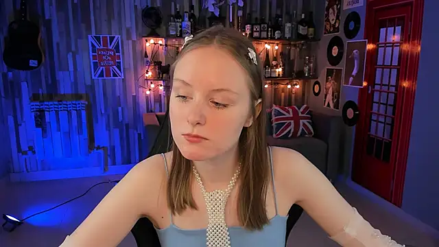 Snapshot of VivienLeeigh chatting on December 2024 05:15:02 PM VivienLeeigh online show from December 2024 05:15:02 PM