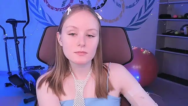 Snapshot of VivienLeeigh chatting on December 2024 03:30:02 PM VivienLeeigh online show from December 2024 03:30:02 PM
