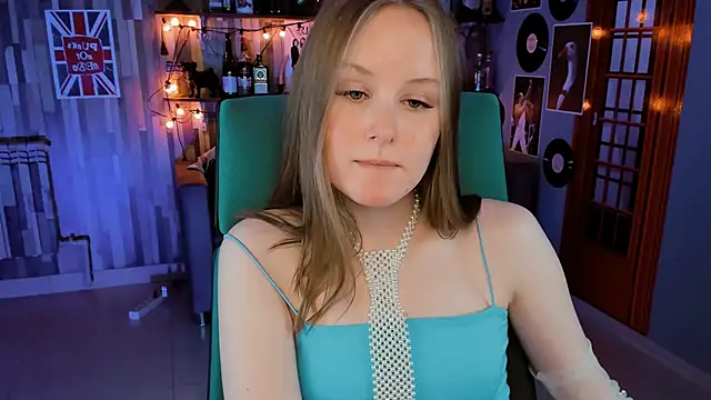 Snapshot of VivienLeeigh chatting on December 2024 12:09:02 PM VivienLeeigh online show from December 2024 12:09:02 PM