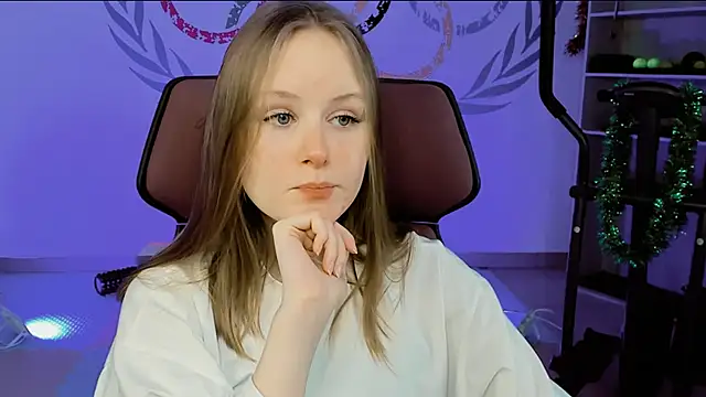 Snapshot of VivienLeeigh chatting on December 2024 08:15:02 AM VivienLeeigh online show from December 2024 08:15:02 AM