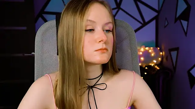 Snapshot of VivienLeeigh chatting on January 2025 12:17:02 PM VivienLeeigh online show from January 2025 12:17:02 PM
