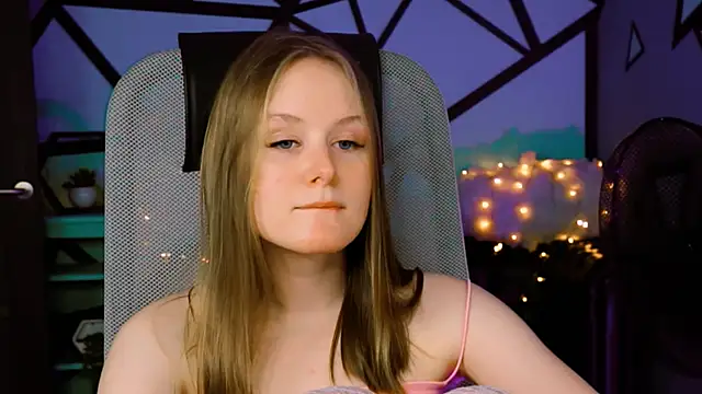 Snapshot of VivienLeeigh chatting on January 2025 06:32:02 PM VivienLeeigh online show from January 2025 06:32:02 PM