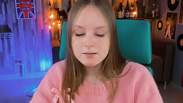 Snapshot of VivienLeeigh chatting on January 2025 04:55:02 PM VivienLeeigh online show from January 2025 04:55:02 PM