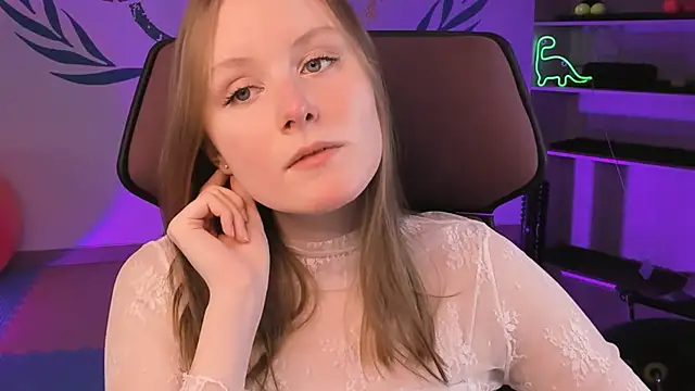 Snapshot of VivienLeeigh chatting on February 2025 07:18:02 PM VivienLeeigh online show from February 2025 07:18:02 PM